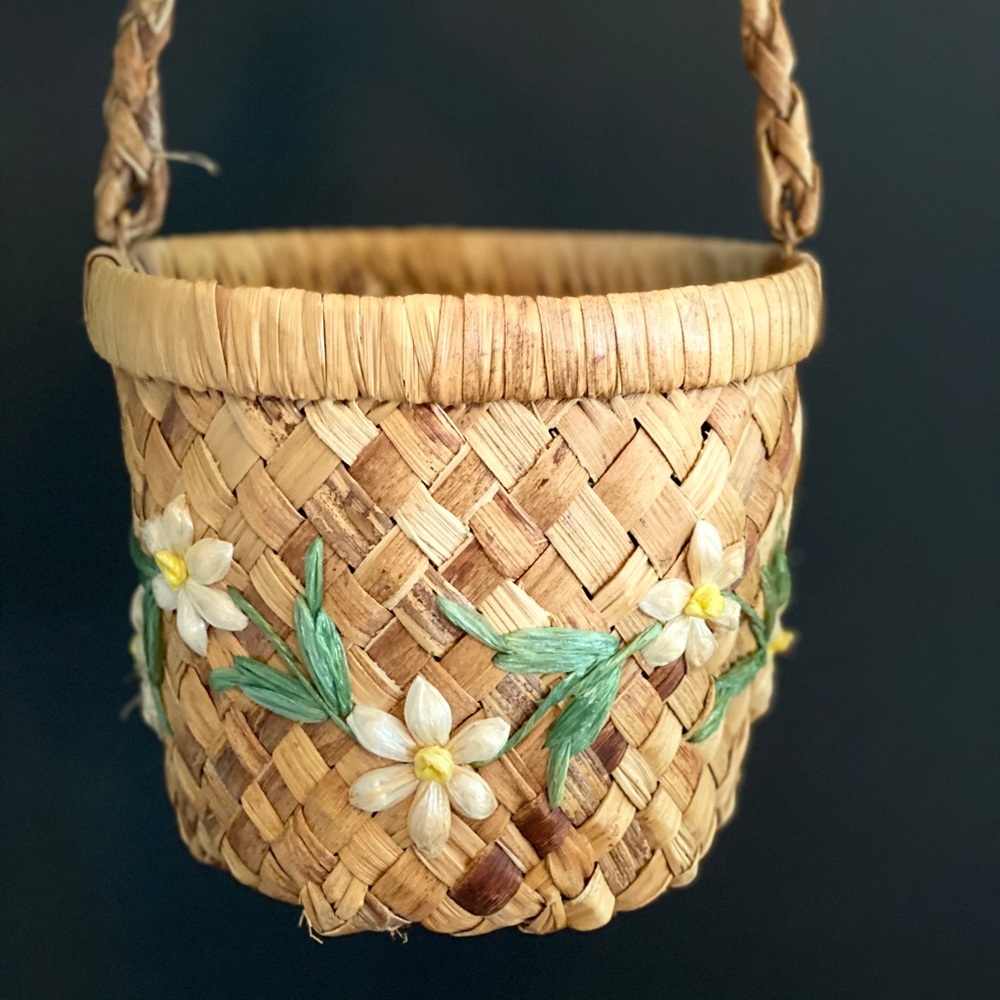 SOLDVintage basket planter